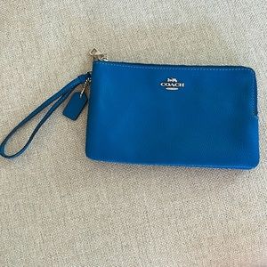Coach wristlet purse, used once!